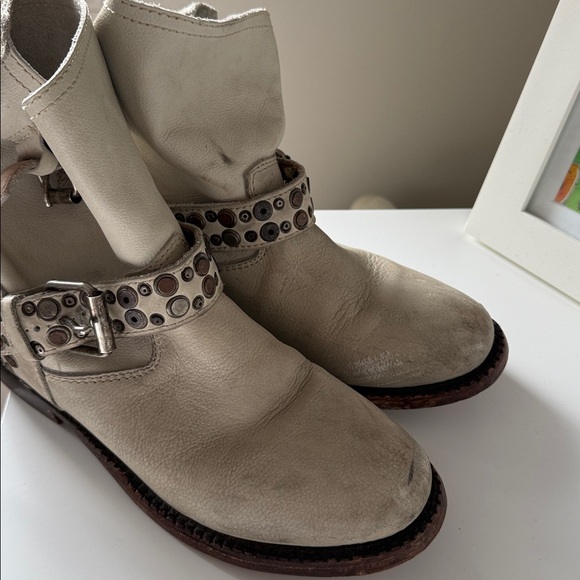 Ash Cream Studded Boots - Picture 5 of 6